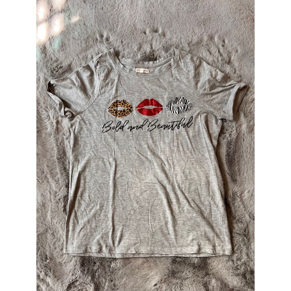 Desiree Gray Graphic T-Shirt with Animal Print &‎ Red Lips Design Size S